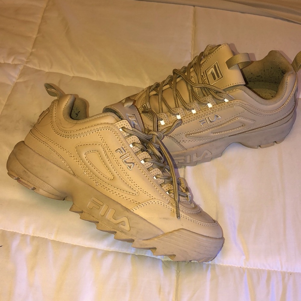 FILA SNEAKER TAN BEIGE SIZE 7.5